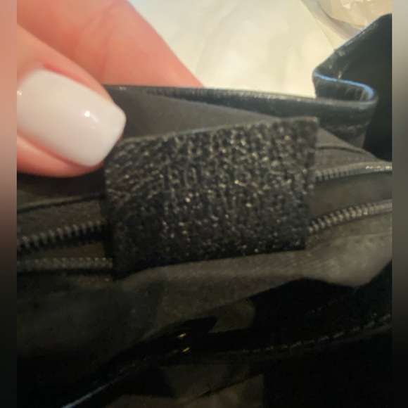 Gucci Black Designer Handbag - Picture 15 of 16